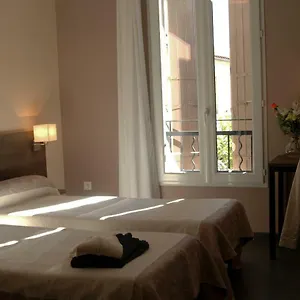 https://hotel-restaurant-les-stalagmites.hotels-rhonealpes.com